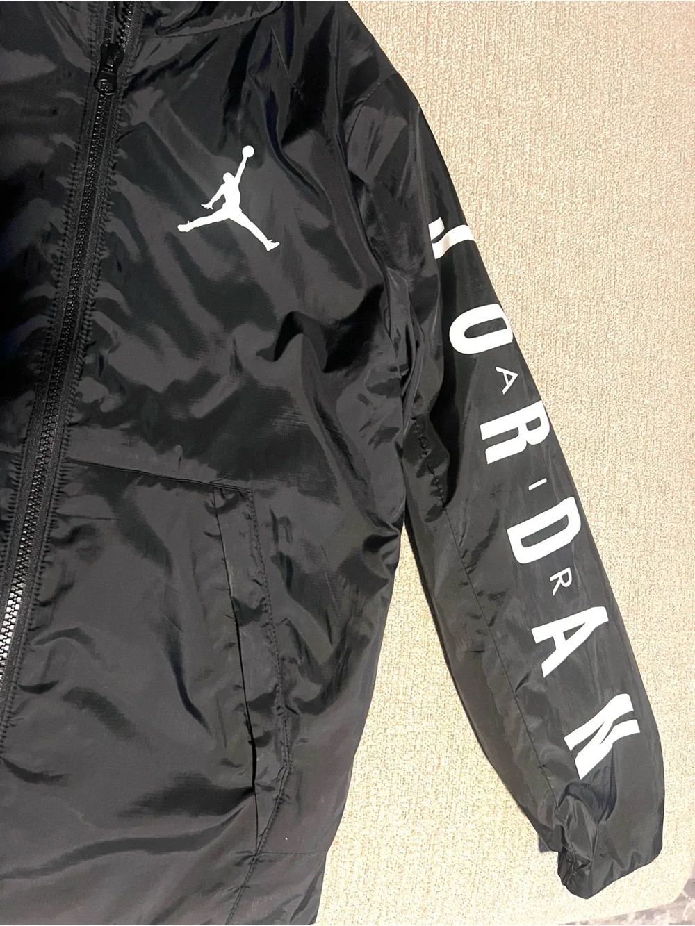 Jordan Black Boys Hood Jacket w/White Jumpman Sleeve Logo Size Small (8-10yrs)